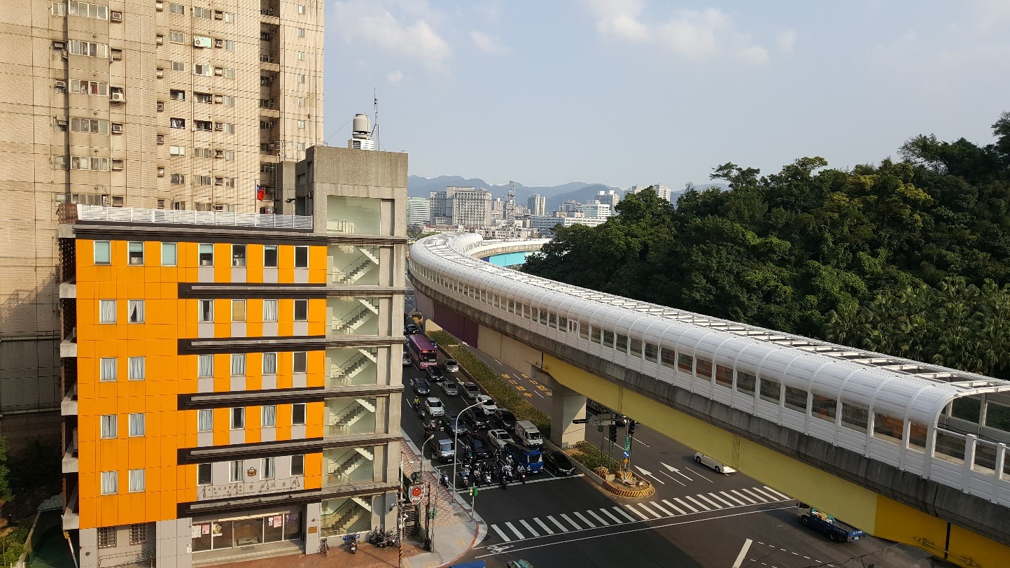 （圖說：由新北環狀線秀朗橋站共構大樓上方遠眺之景象）