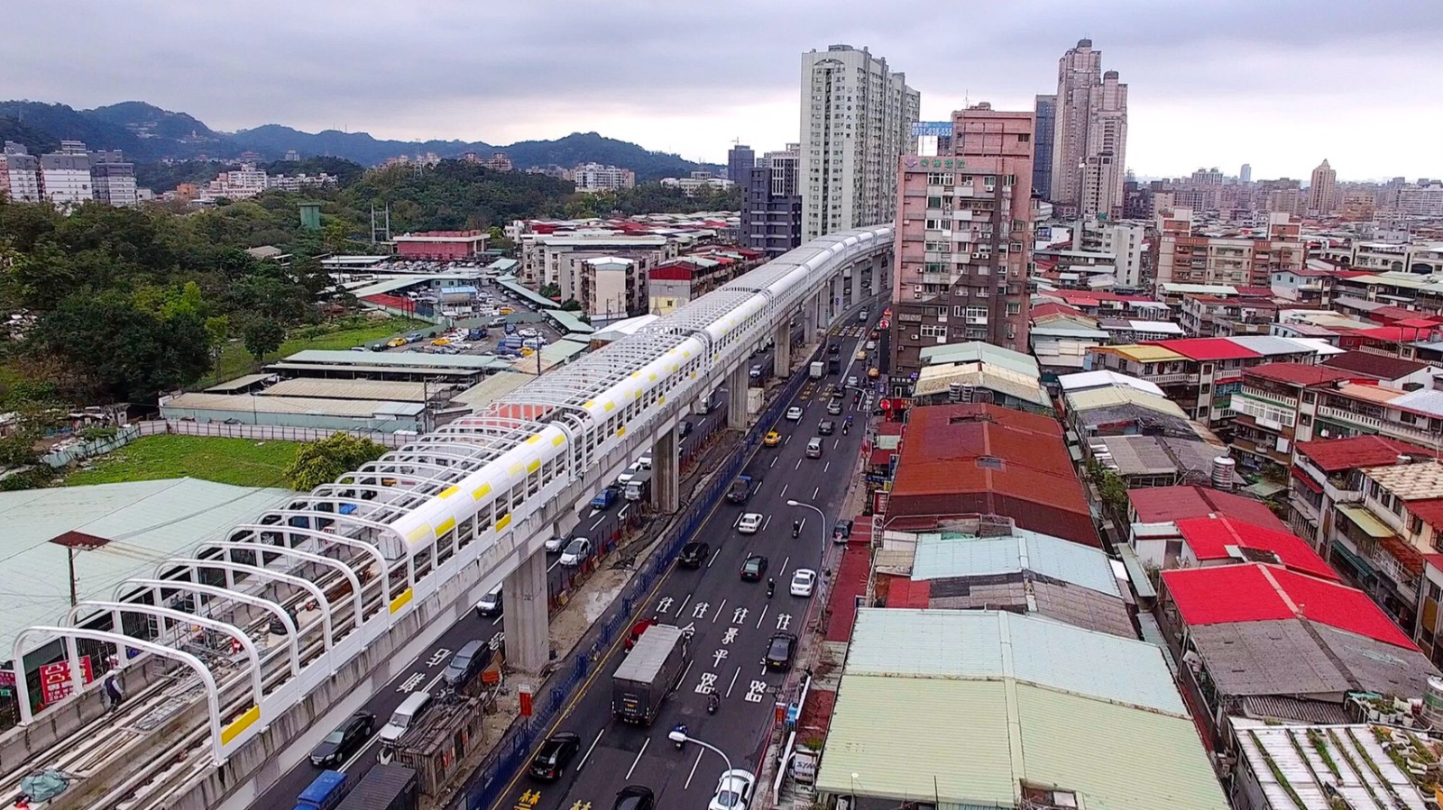 （圖說：捷運新北環狀線中和區景平路空拍圖）  圖片來源：臺北市政府捷運工程局東區工程處提供