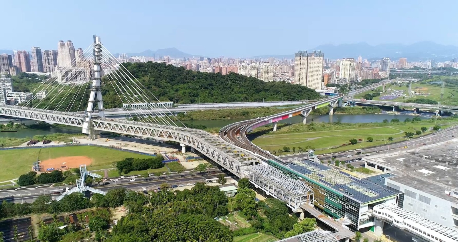 安坑輕軌目標2022年完工通車。