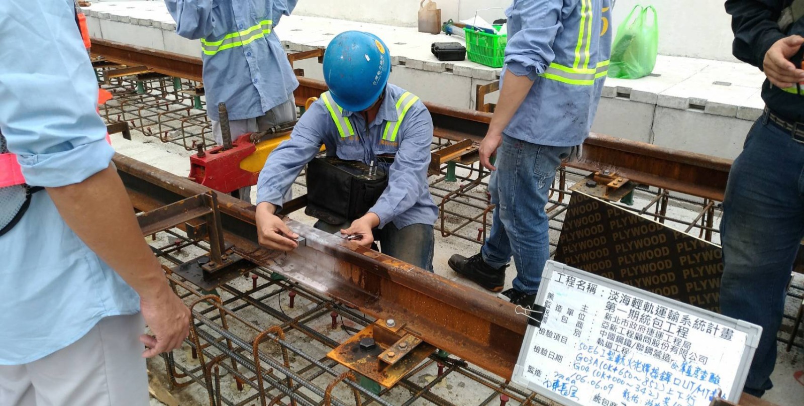 （圖說：超音波檢測）  圖片來源：淡海輕軌施工團隊