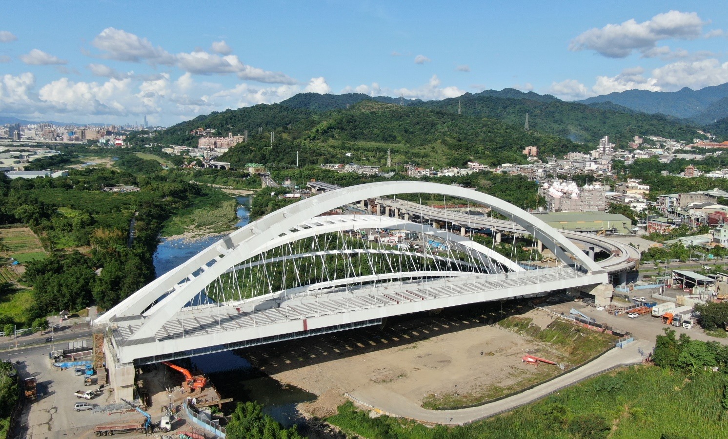 ▲圖說：三峽河鋼拱橋