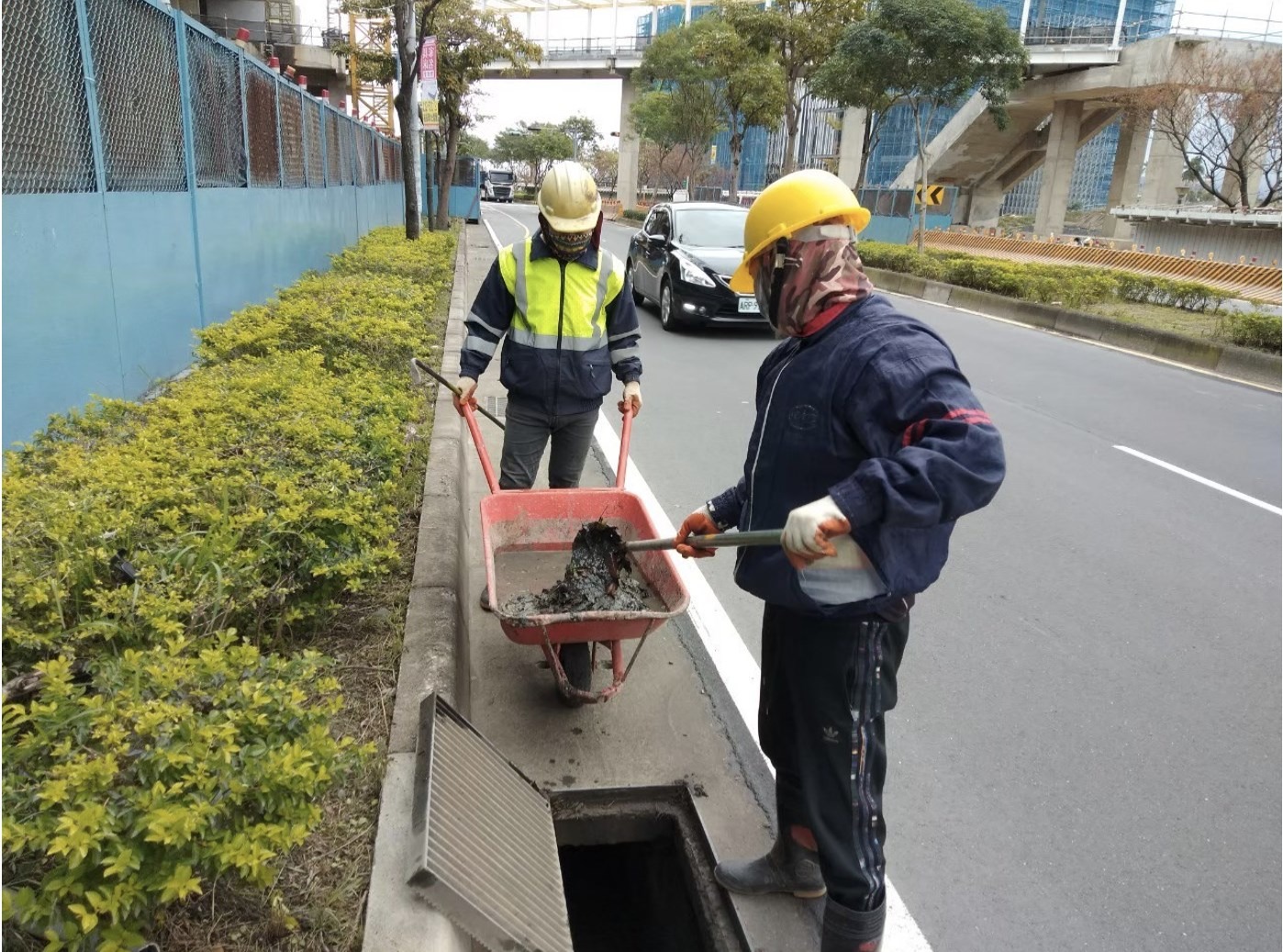 定期辦理側溝清淤作業（來源：統包廠商提供）